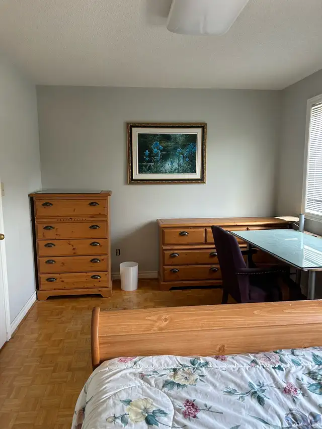 Clean quiet bright upper floor room. Eglinton and Credit Vi in Room Rentals & Roommates in Mississauga / Peel Region - Image 4