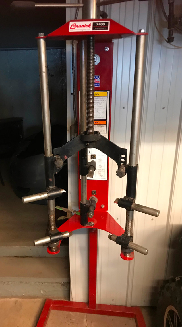 Strut Spring Compressor in Other in Kawartha Lakes