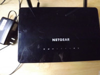 FS: "NETGEAR" AC1200 Dual Band WiFi ROUTER (R6220)