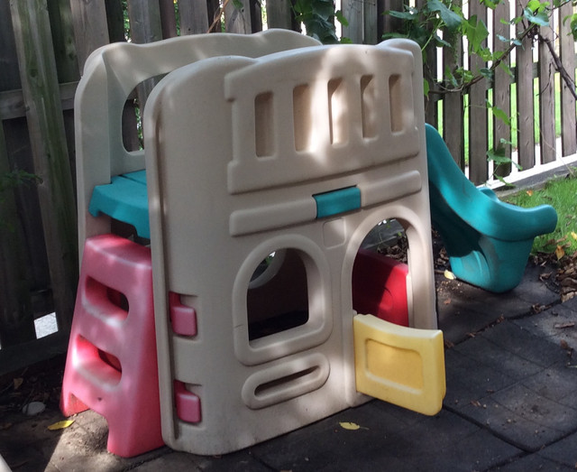 Step 2 playhouse climber house with door and slide in Toys & Games in Mississauga / Peel Region - Image 2