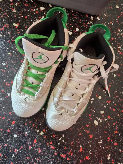 I'm selling a pair of Jordan basketball shoes in a toddler size, perfect for your little athlete; th...