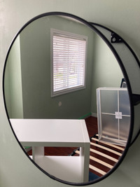 Oval wall mounted mirror 