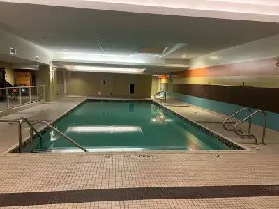 Rent is 650(negotiable), everything included (hydro, wifi, tv subscription, gym, pool and sauna) Thi...