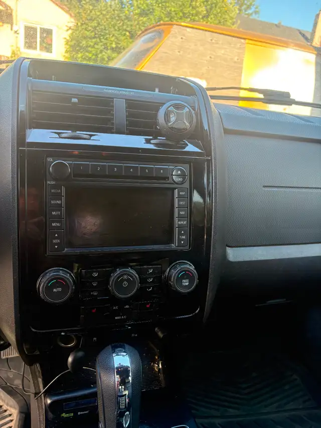 2008 Ford escape580120324866713602