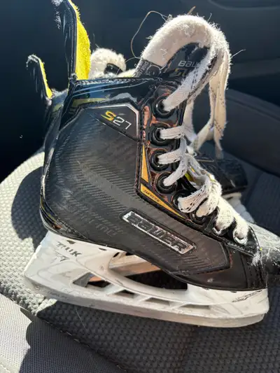 Bauer skates size 1.5D, View more