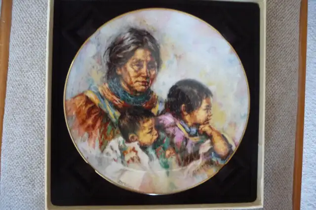 ROYAL DOULTON ALL GOD'S CHILDREN 5 PLATES BY LISETTE DEWINE in Arts & Collectibles in Sudbury - Image 6