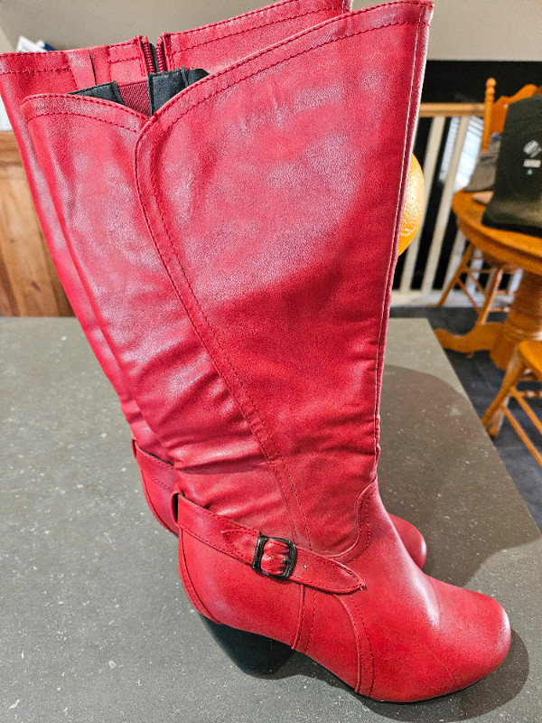 Boots in Women's - Shoes in Edmonton - Image 2