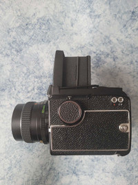 Mamiya M645 1000 midformat camera with 80mm 2.8 