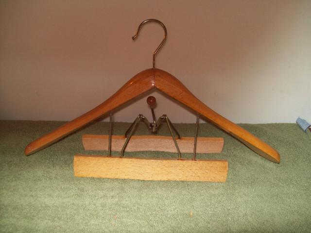 Solid wood suit coat hanger in Arts & Collectibles in Stratford - Image 3