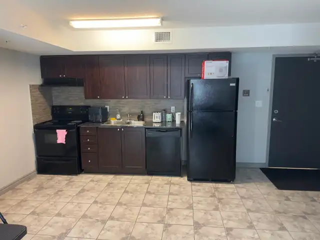 1 bedroom with ensuite -Fall 1 year lease or winter 2027 sublet in Room Rentals & Roommates in Kitchener / Waterloo - Image 3