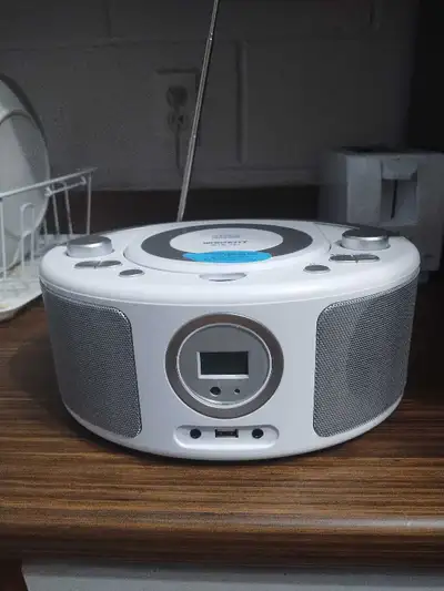 radio cd neuf avec télécommande, View more