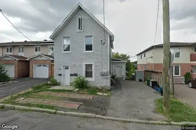 RETRO PRICING!!! GREAT PRICE/LOCATION. LARGE 2 BEDROOM APARTMENT IN A TRIPLEX. Equipped with washer,...