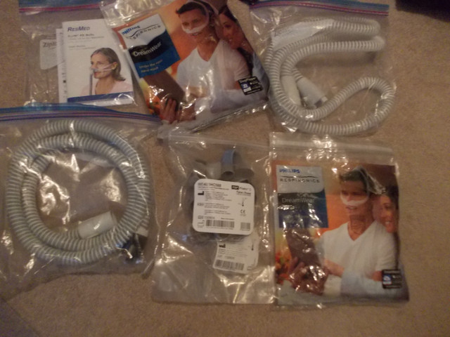 PHILIPS DREAMSTATION 2-FACEMASK ATTACHMENT-HOSES in Health & Special Needs in Calgary - Image 3