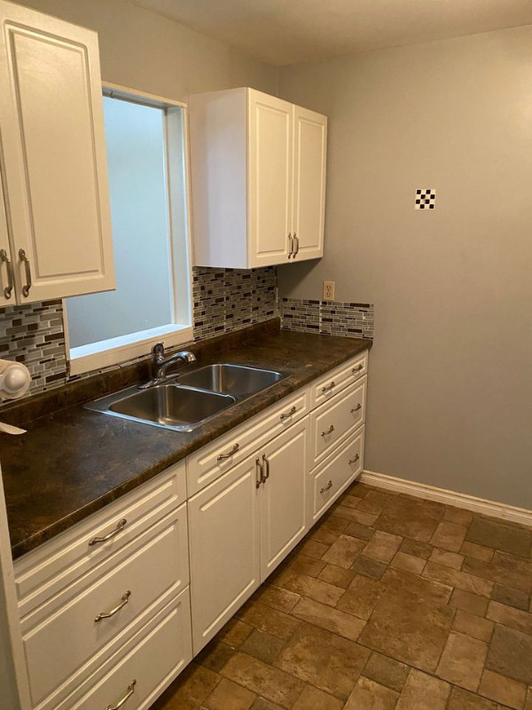 2 Beds 1 Bath Apartment in Long Term Rentals in Belleville - Image 2