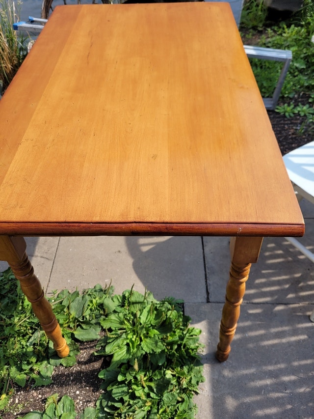 Table and Chair Other Winnipeg Kijiji