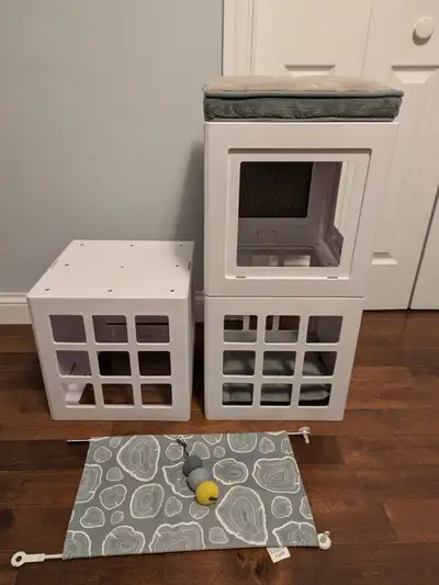 Cat Tower / BeOneBreed KATT KUBES, View more