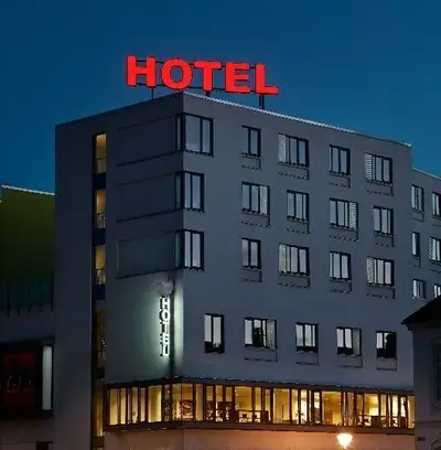 Flagged hotel 1.5 hours from Calgary with leased Restaurant. Located on a busy highway, the hotel ha...