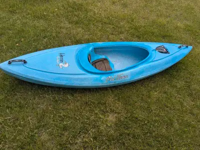 2015 kids kayak missing tether/tow line. Includes paddle.