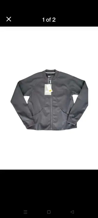 Stay stylish and comfortable with this Bench Women's Dinky Jacket. Featuring a chic jet black marl c...