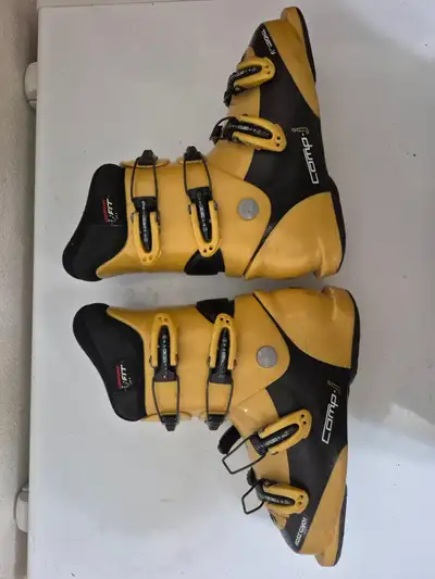 Ski boot 25.5cm size 9 women, View more