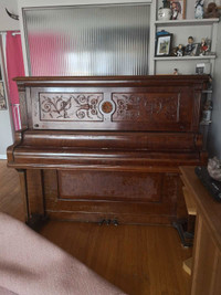 Antique piano - pick up only - no holds