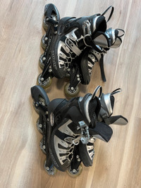 2 Paires patins roues alignées. 2 paires incluses comme neufs.