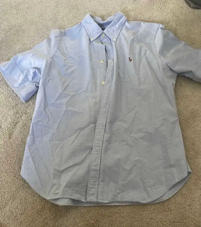 men’s large short sleeve  in Men's in Oshawa / Durham Region - Image 2