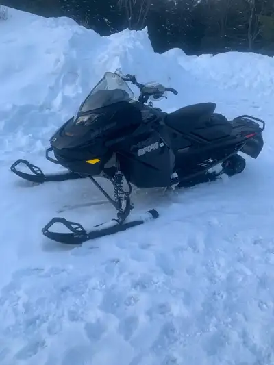 2024 mxz adrenaline 850 129” Bought new January 2025 Has 140 kms All stock Don’t use it as much as I...