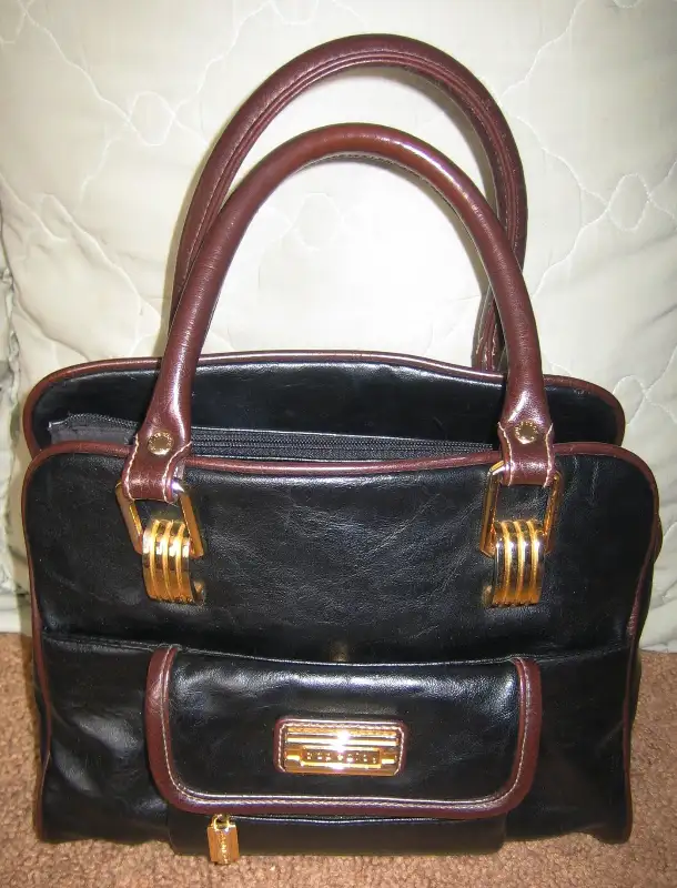 (DFU-053) WOMAN'S   HAND BAG   CAPEZIO in Women's - Bags & Wallets in City of Toronto - Image 3