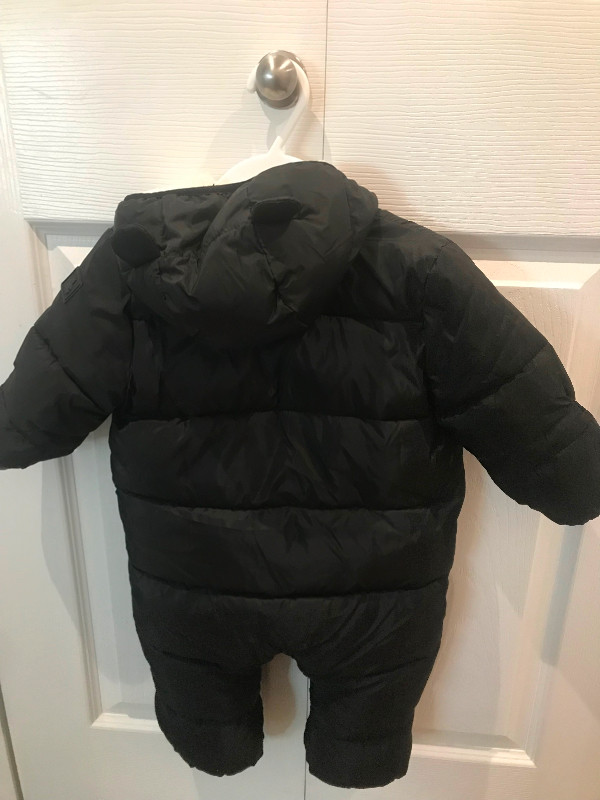 Gap Baby snowsuit in Clothing - 3-6 Months in Mississauga / Peel Region - Image 4