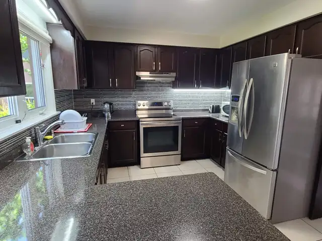 Furnished 2nd-floor private room for rent in Room Rentals & Roommates in Mississauga / Peel Region - Image 7