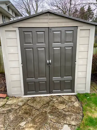 7 1/2 ‘W x 5’ D Solid vinyl and steel construction 2 doors are lockable Heavy vinyl flooring Sunligh...