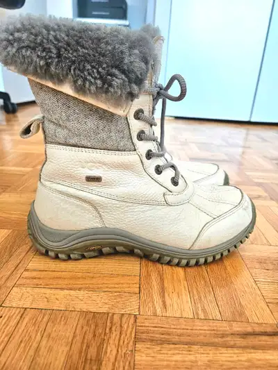 UGG Adirondack Boot III Women's Boot pickup Nuns island Worn only couple of times Size 8.5 US