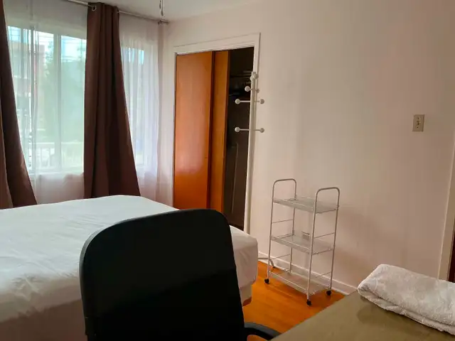 Chambre a louer $750 Ideal pour Etudiant/ Room for Rent in Room Rentals & Roommates in City of Montréal - Image 4