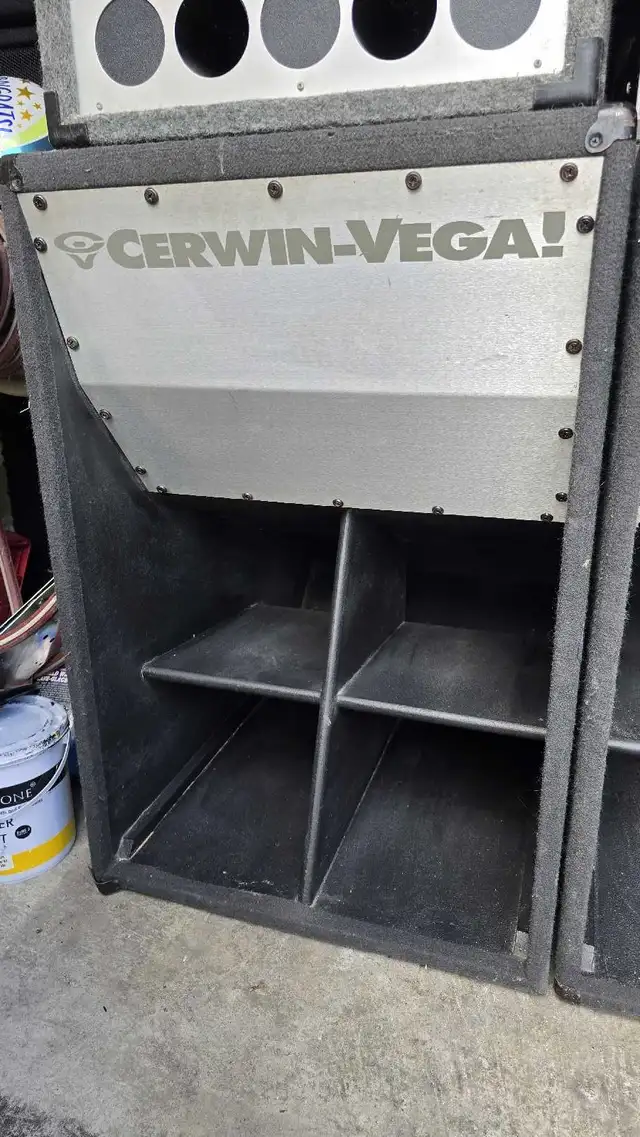 cerwin vega lr36 huge passive subwoofers  in Performance & DJ Equipment in Oakville / Halton Region - Image 4
