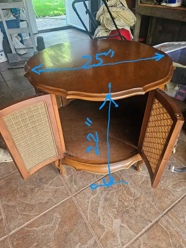Wooden Side Table in Other Tables in City of Toronto - Image 3
