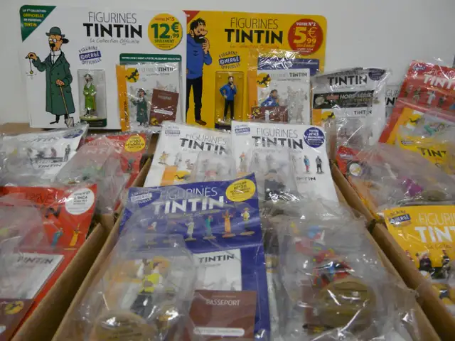 TINTIN FIGURINES DE "LA COLLECTION OFFICIELLE" in Arts & Collectibles in Lévis - Image 8