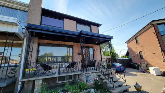 Gutters, siding, soffit, downspout, install, cleaning, repair  in Roofing in City of Toronto - Image 6