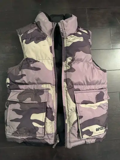 Puffer vest Gap size 7 yrs, View more