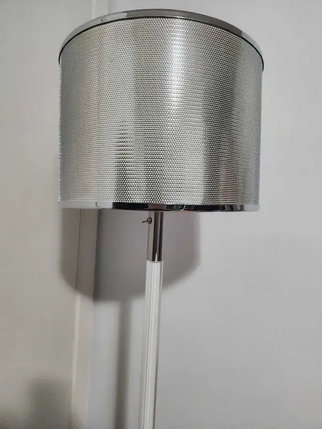 Floor Lamp in Indoor Lighting & Fans in Ottawa - Image 3