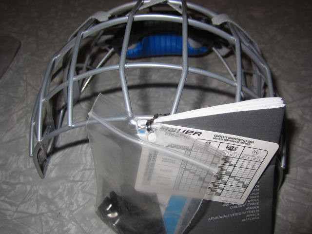 Brand New BAUER 5100 FACEMASK in Hockey in London - Image 2