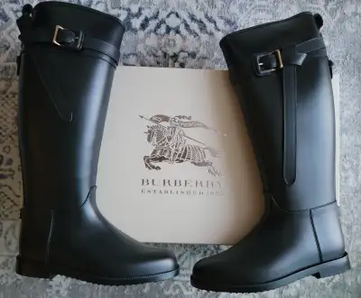 AUTHENTIC BURBERRY RAINBOOTS size 8, View more