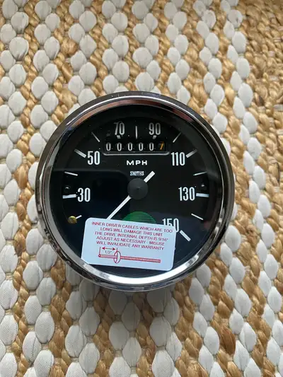For sale a Classic British Bike Speedometer. Brand: SMITHS, Made in the UK, For Norton Commando mode...