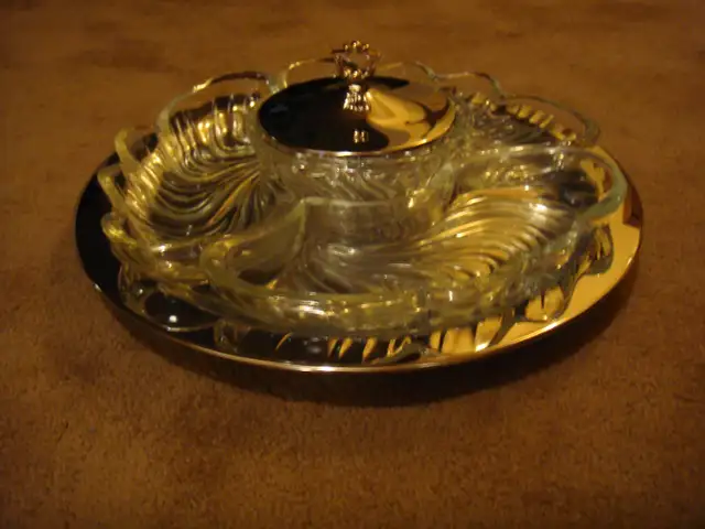 Vintage Kromex Lazy Susan in Kitchen & Dining Wares in Edmonton - Image 2