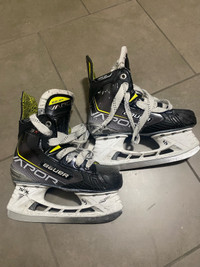 Bauer Vapor 3X Hockey Skates Size 1.5D