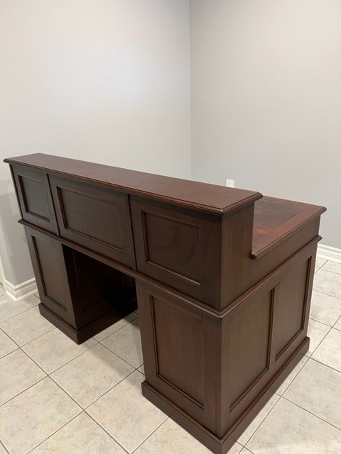 Antique Desk Excellent Condition was $950  now asking $500 in Desks in Markham / York Region - Image 2