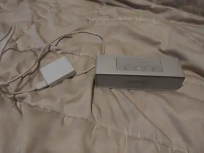 Bose SoundLink Mini w. Charger - 50$, View more