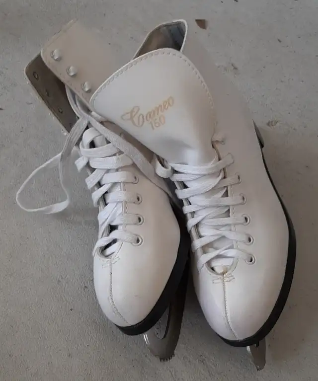 Cameo by Jackson 150 Figure Skates, Youth in Skates & Blades in Markham / York Region - Image 2