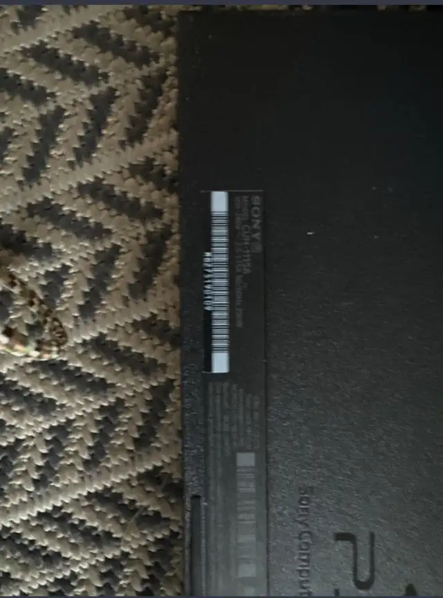 Playstation 4 console and remote62863280756483121