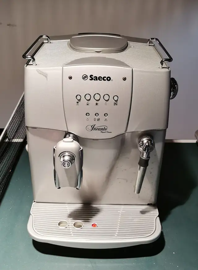 Saeco Incanto espresso machine in Coffee Makers in Windsor Region - Image 2